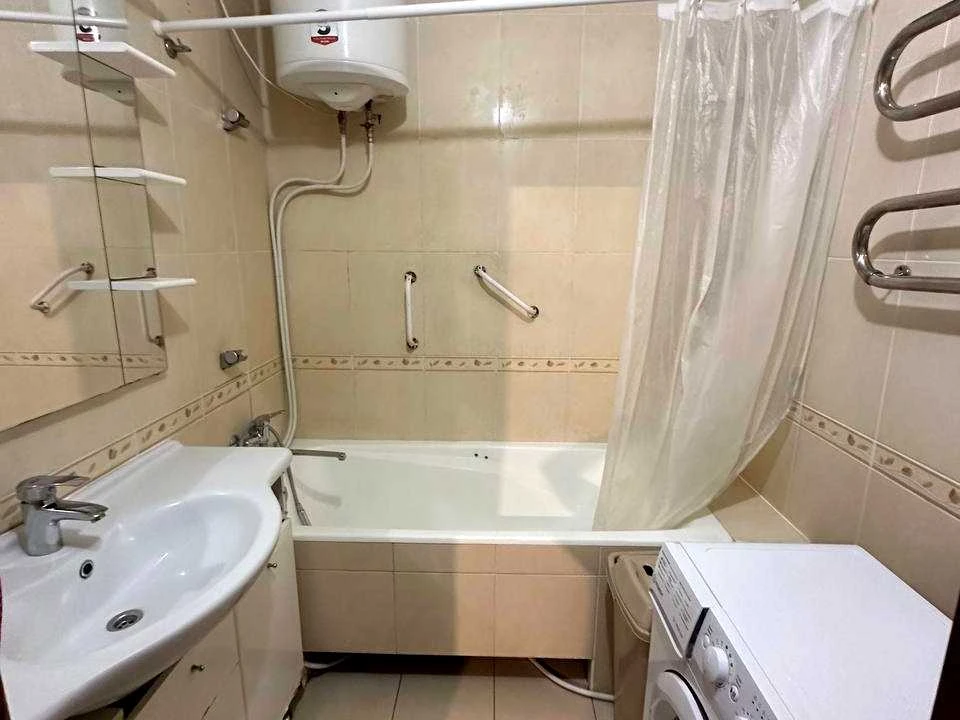 Apartment. Mikols'ko-Slobids'ka st.