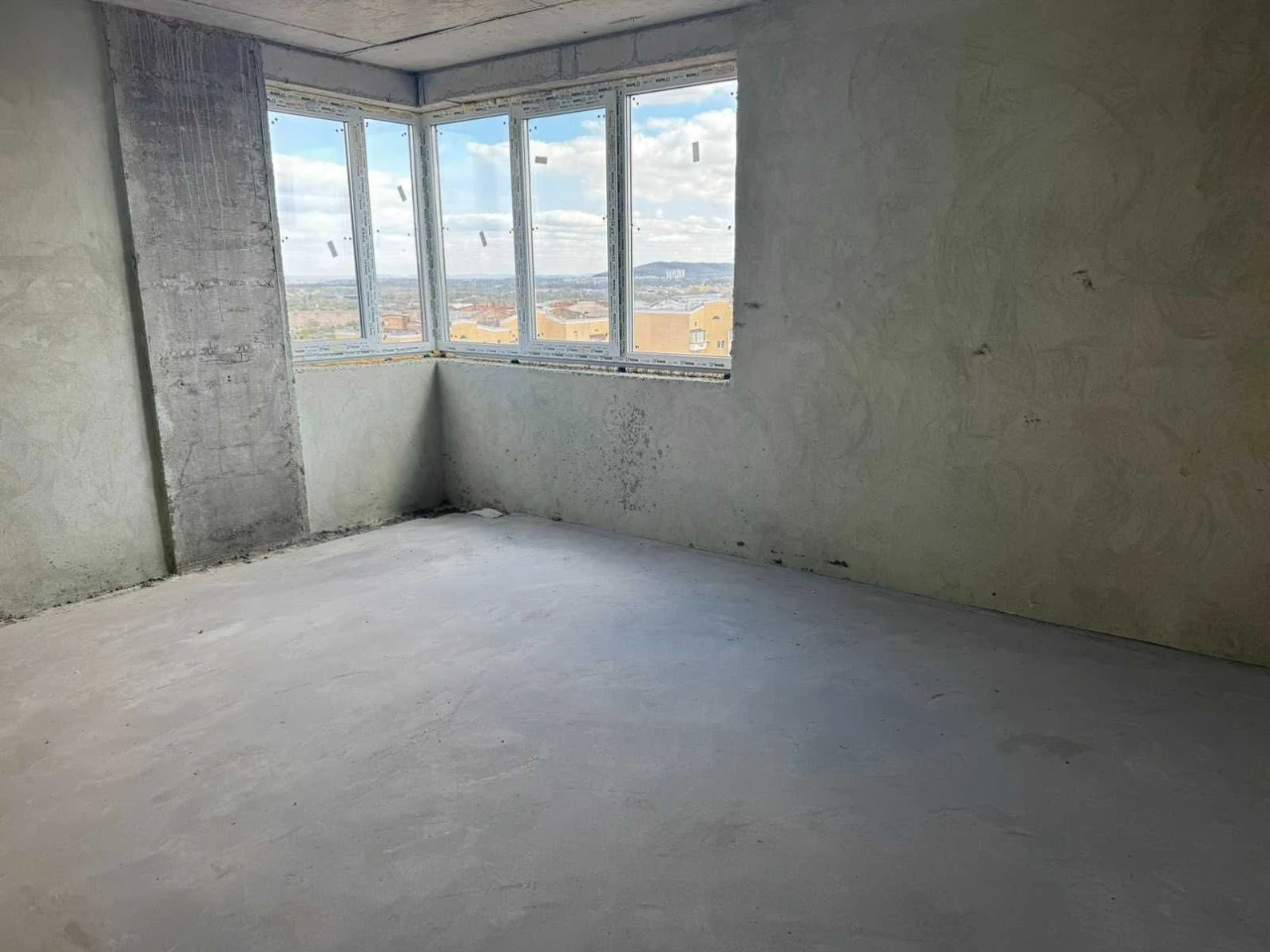 Продаж! 2-кімнатна квартира, вул. Очеретяна Микол