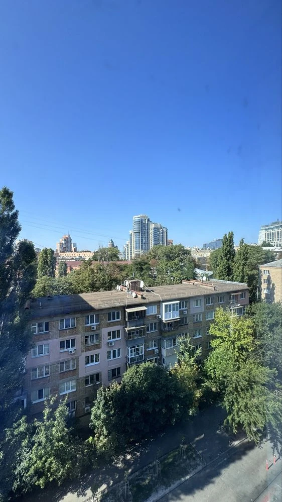 Sale of a 3-bedroom apartment in ЖК Лейпцигський вул. Лейпцизька 13a