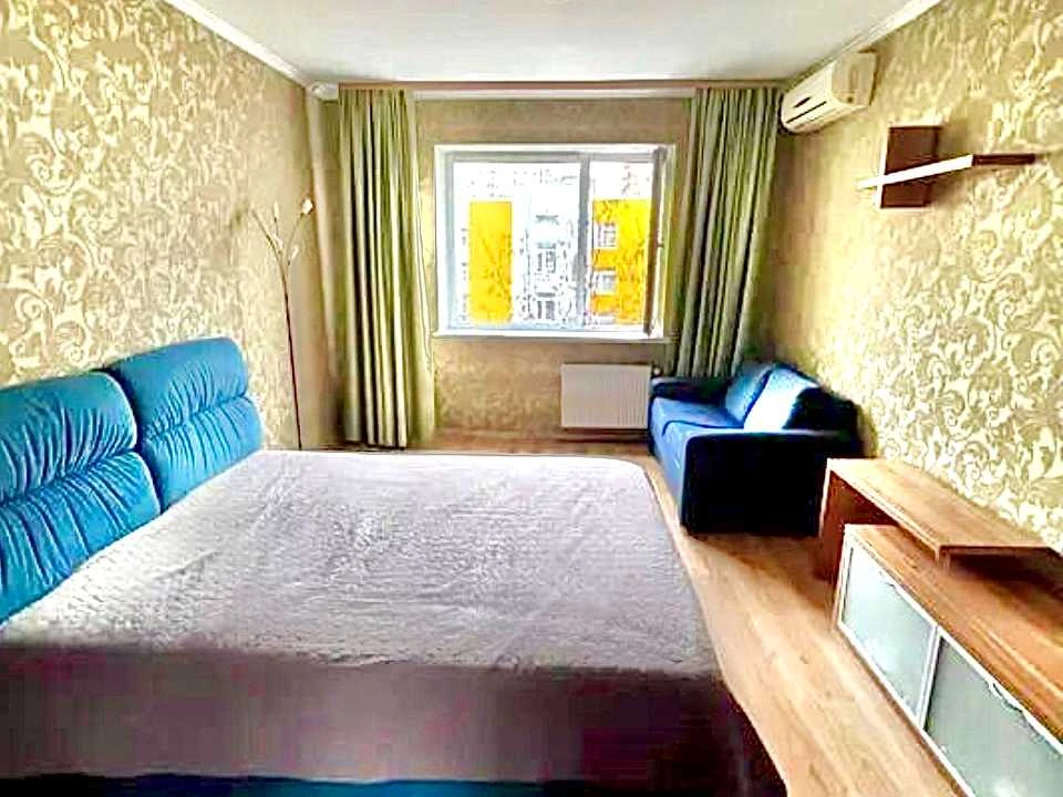 Apartment. Kyiv, Khnizh Zaton st.