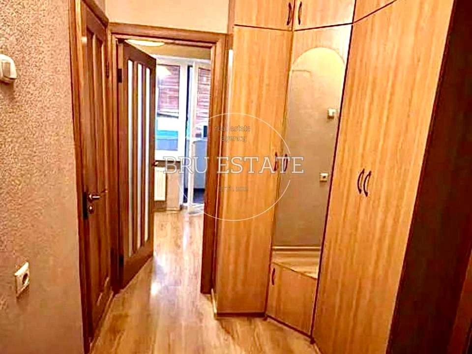 Apartment. Kyiv, Khnizh Zaton st.