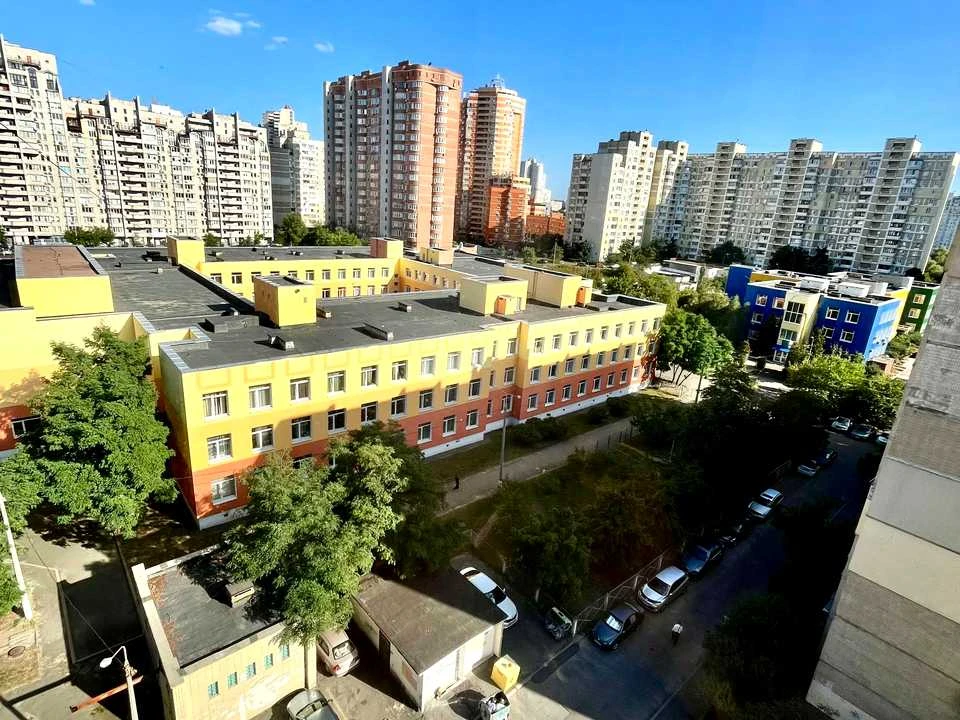 Apartment. Kyiv, Khnizh Zaton st.