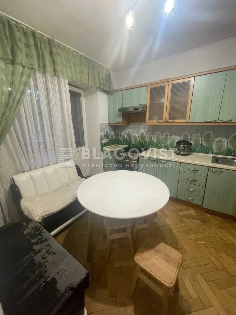 Продаж просторої квартири, вул. Відпочинку, 12, м. Житомир