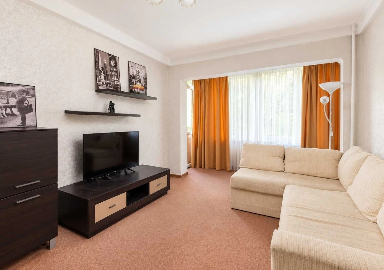 Bright 2-bedroom apartment 60 sq m on вул. Березняківськ