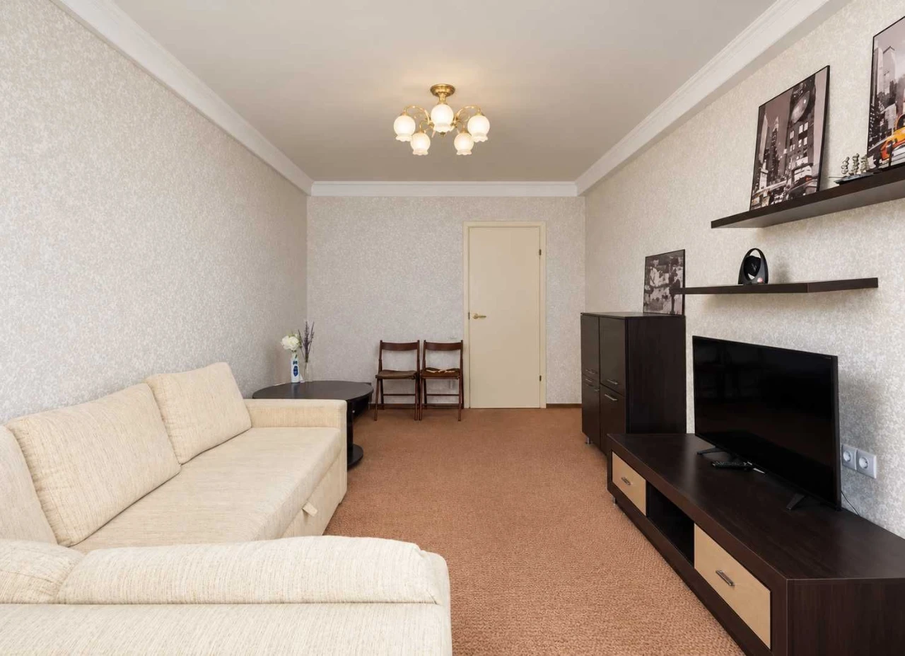 Bright 2-bedroom apartment 60 sq m on вул. Березняківськ