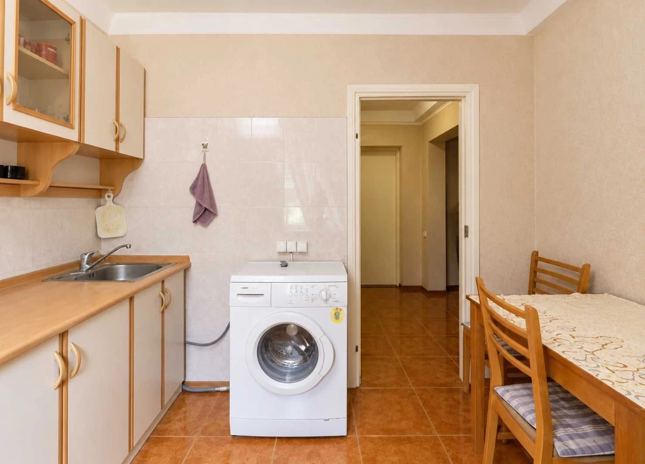 Bright 2-bedroom apartment 60 sq m on вул. Березняківськ