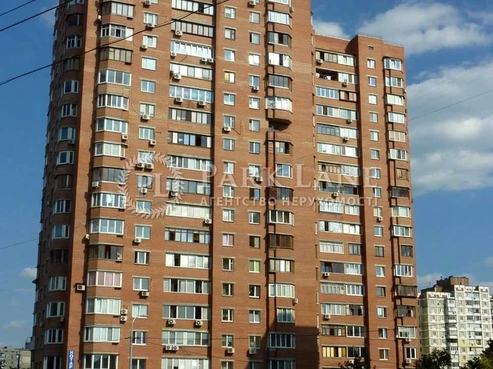 Apartment. Anna Akhmatova Street, Kyiv