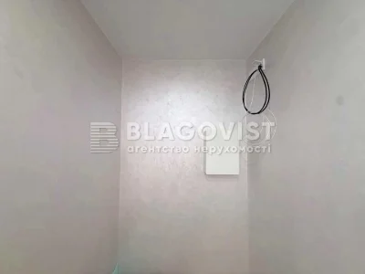 Квартира. Київ, Кирилівська вул.