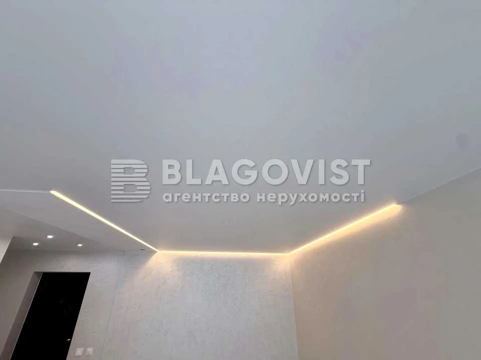 Квартира. Київ, Кирилівська вул.