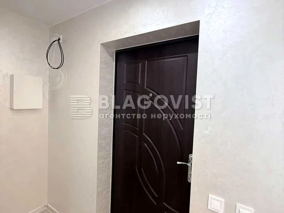 Квартира. Київ, Кирилівська вул.