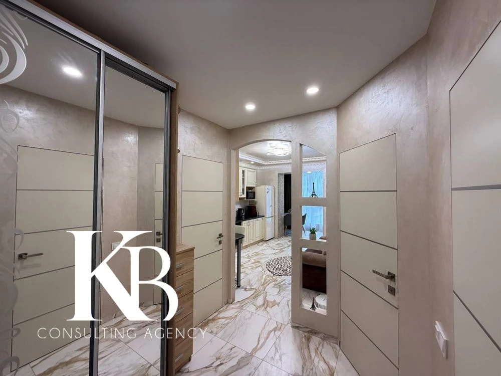 Best House, Selling 2-bedroom apartment, Victory 1