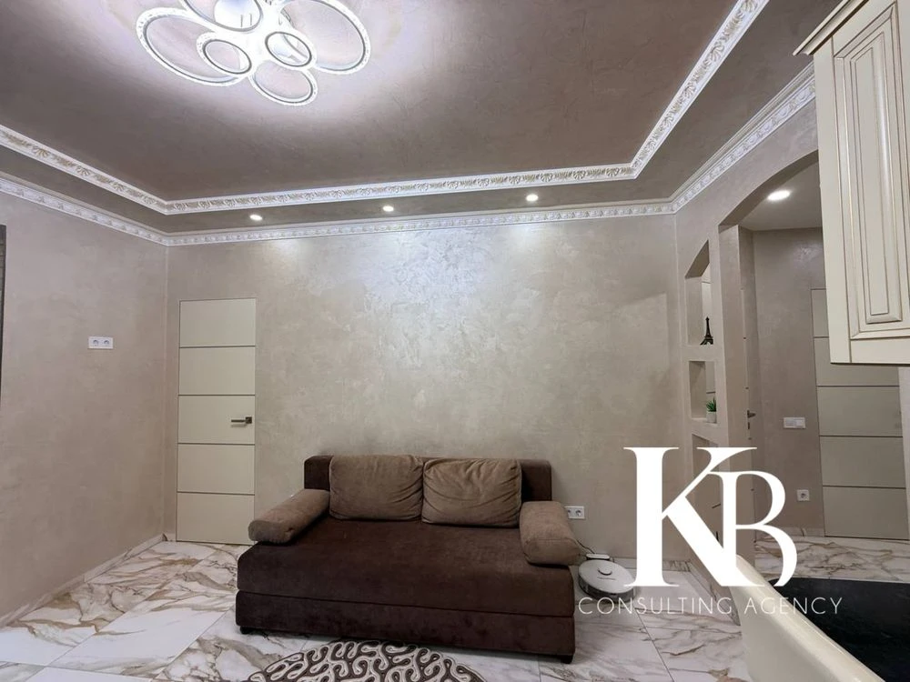 Best House, Selling 2-bedroom apartment, Victory 1