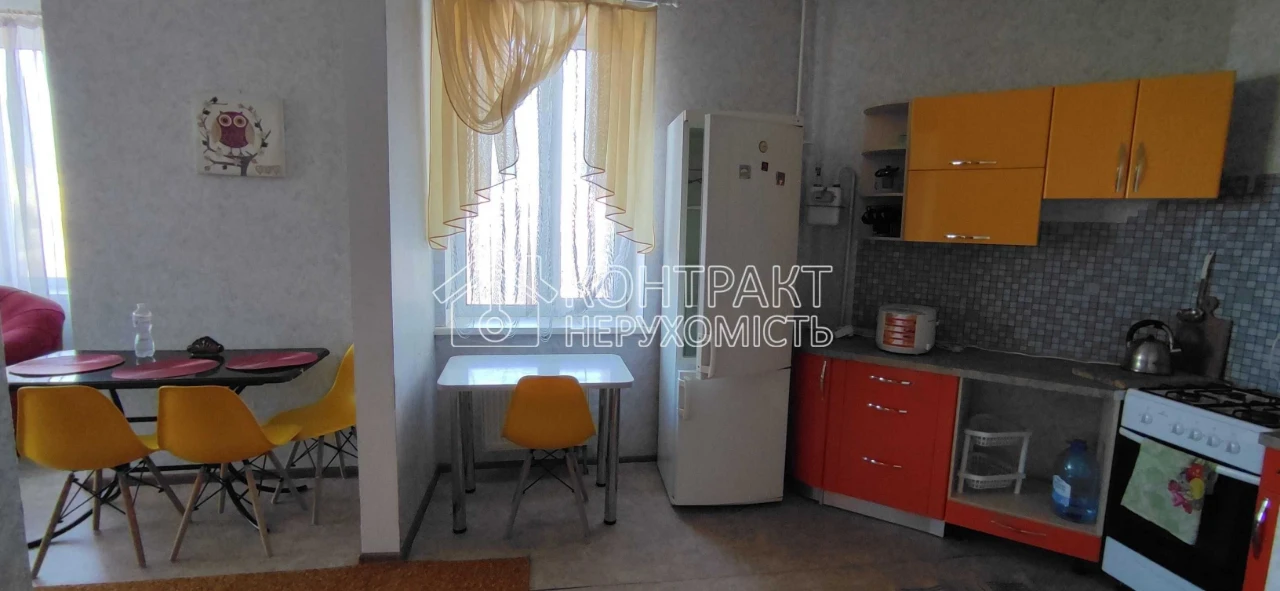 For Sale: 2-Bedroom Apartment with Autonomous Heating/Large Pan