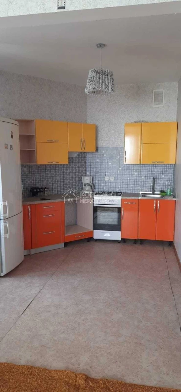 For Sale: 2-Bedroom Apartment with Autonomous Heating/Large Pan