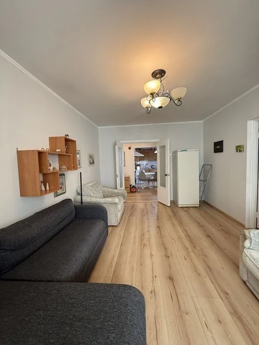 4-room apartment for sale, Kyiv, 6 minutes from Akademmistechko metro station, everything is left