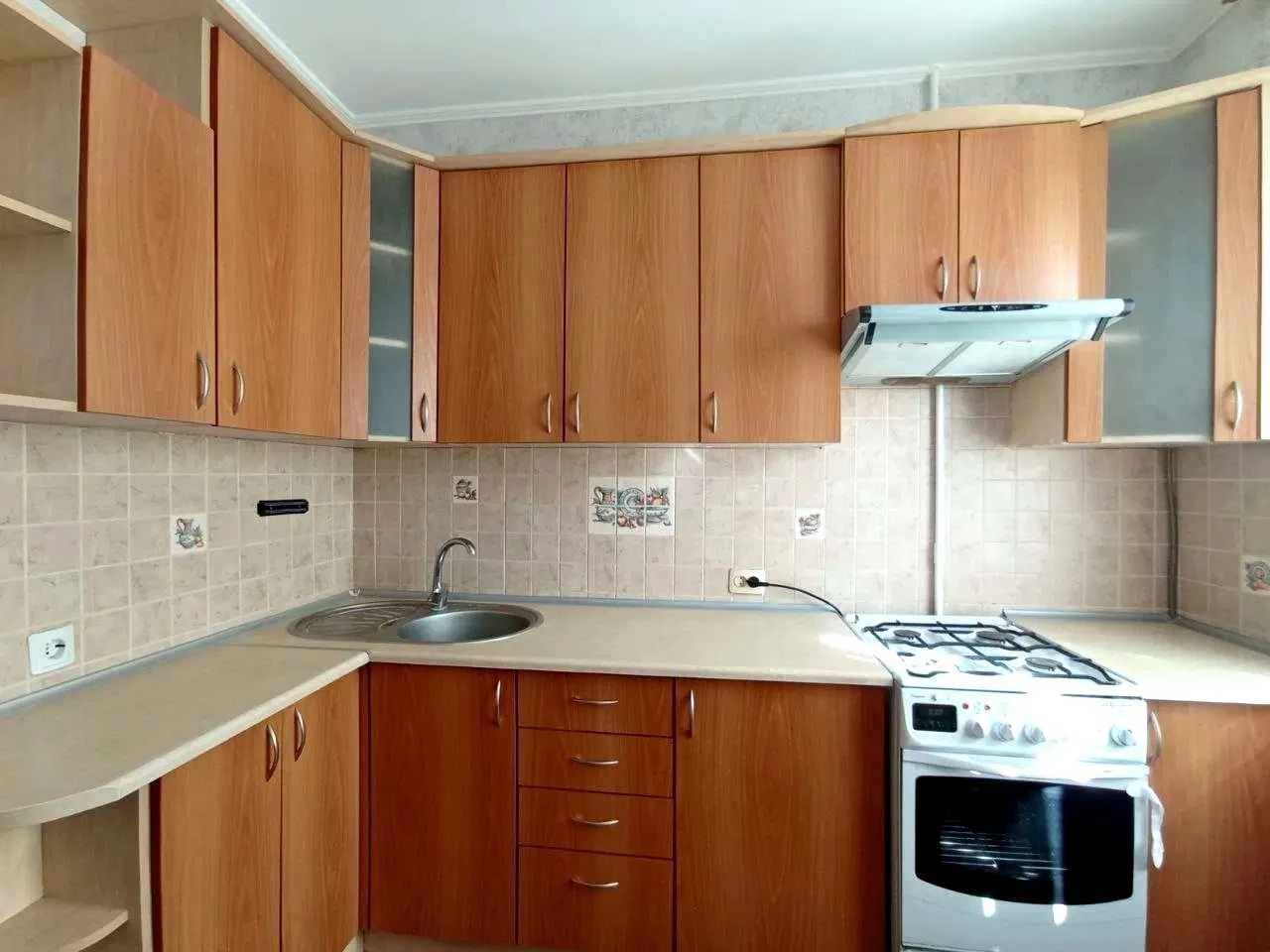 For sale, 1 room apartment on Byron 6/9 in excellent condition.