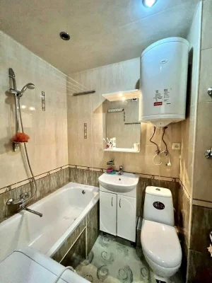 For sale, 1 room apartment on Byron 6/9 in excellent condition.