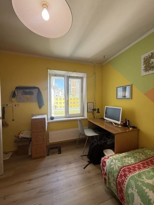 4-room apartment for sale, Kyiv, 6 minutes from Akademmistechko metro station, everything is left
