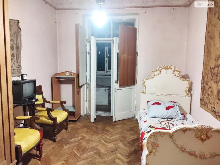 Long-Term Rental Room in Holosiiv