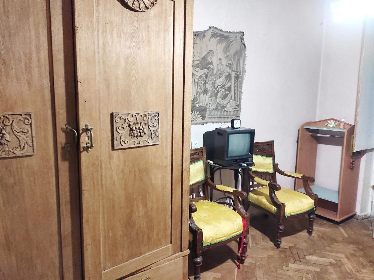 Long-Term Rental Room in Holosiiv