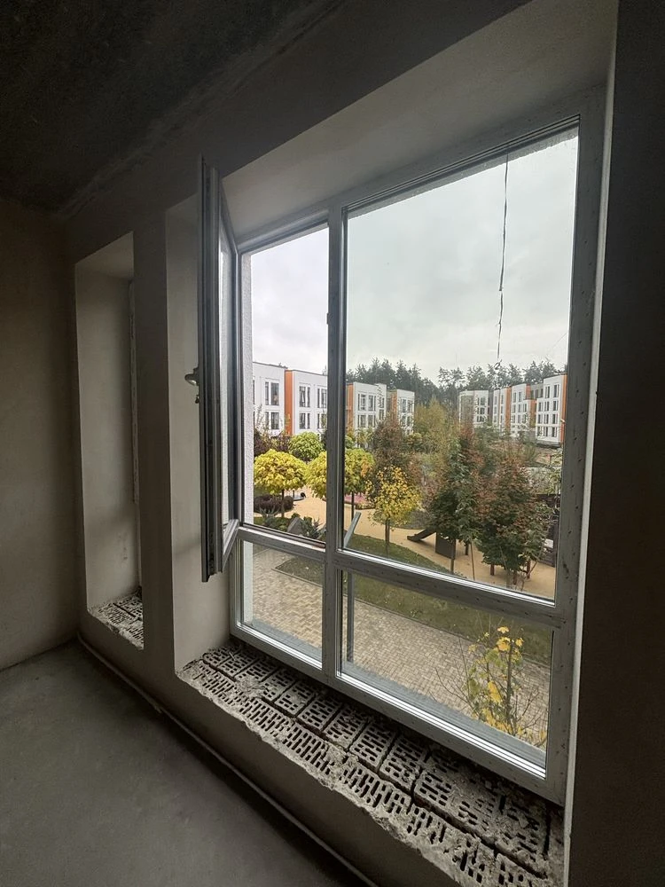 Spacious 1-bedroom apartment, which can be re-planned into a 2-bedroom apartment