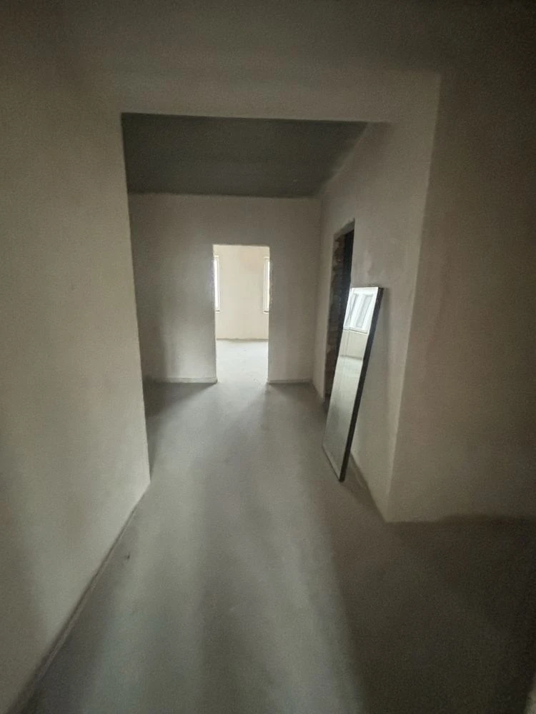 Spacious 1-bedroom apartment, which can be re-planned into a 2-bedroom apartment