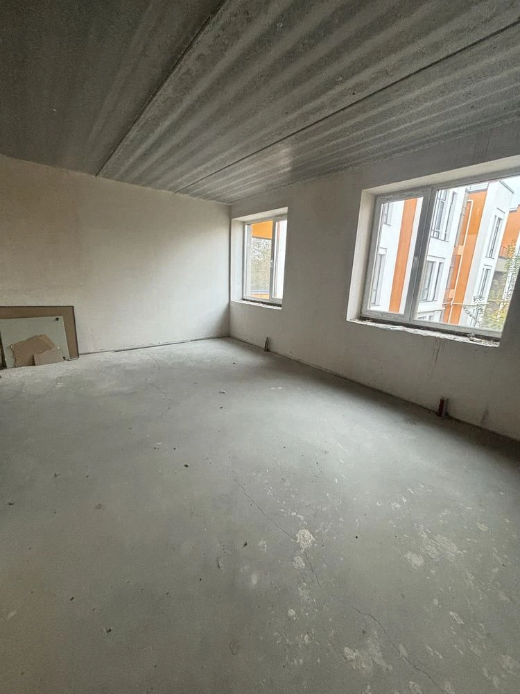 Spacious 1-bedroom apartment, which can be re-planned into a 2-bedroom apartment