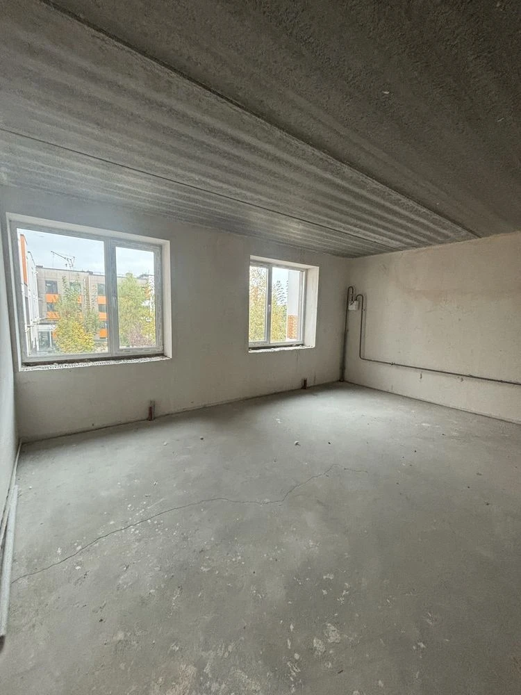 Spacious 1-bedroom apartment, which can be re-planned into a 2-bedroom apartment