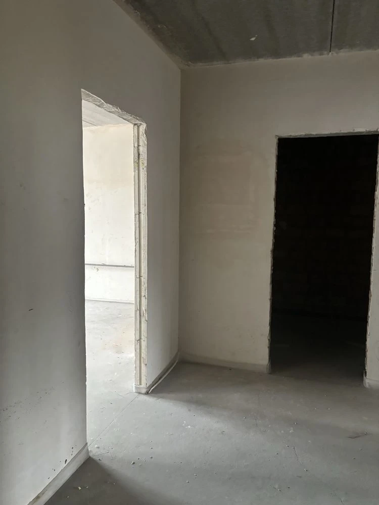 Spacious 1-bedroom apartment, which can be re-planned into a 2-bedroom apartment