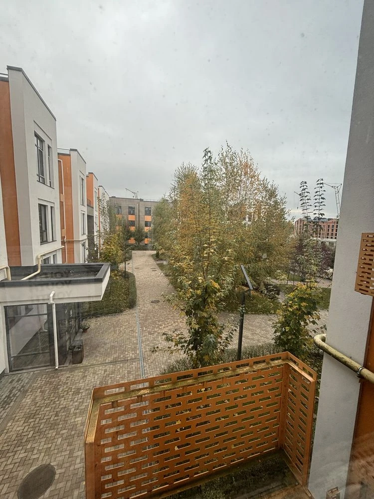 Spacious 1-bedroom apartment, which can be re-planned into a 2-bedroom apartment