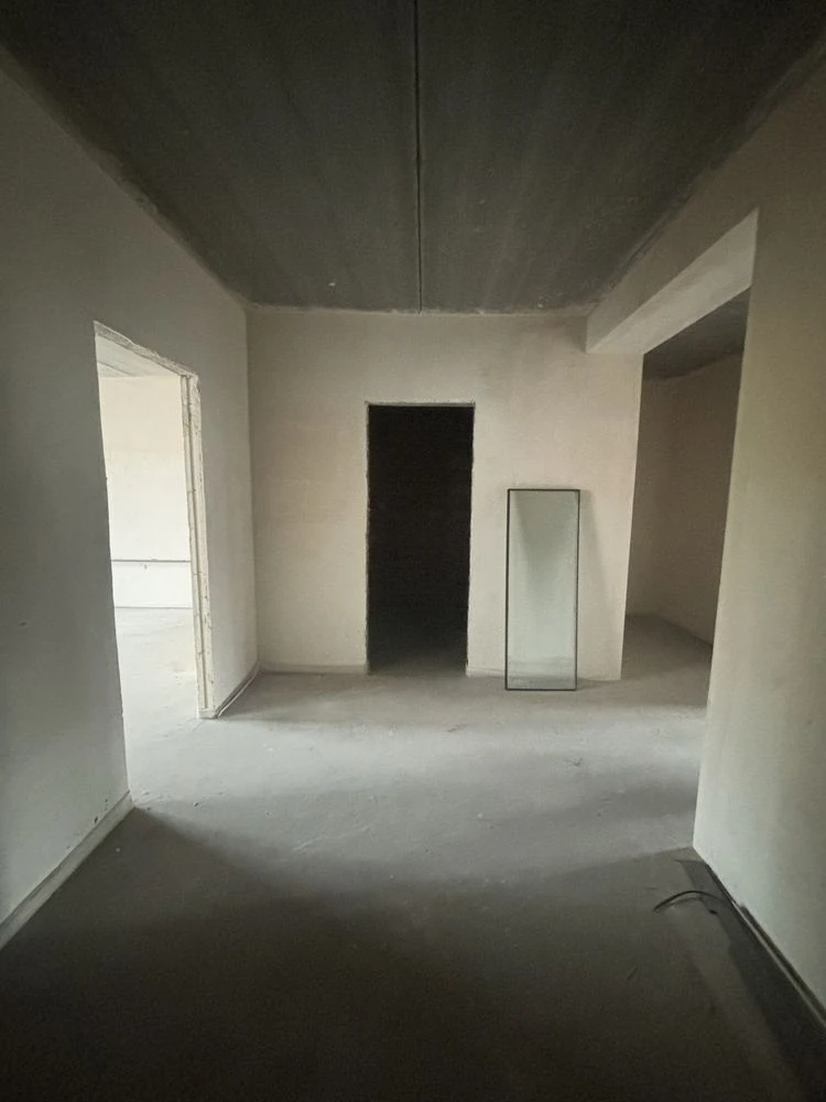 Spacious 1-bedroom apartment, which can be re-planned into a 2-bedroom apartment