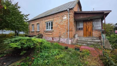 Пропонуємо на продаж цегляний будинок, який знаходиться в мі
