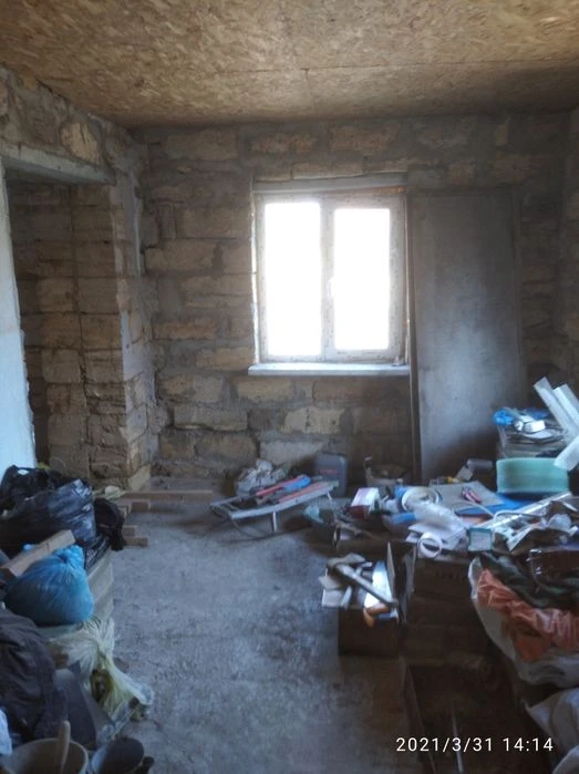 I will sell a part of a 4-room house on the 2nd of May 40