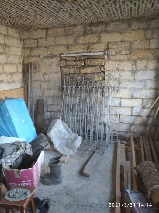 I will sell a part of a 4-room house on the 2nd of May 40
