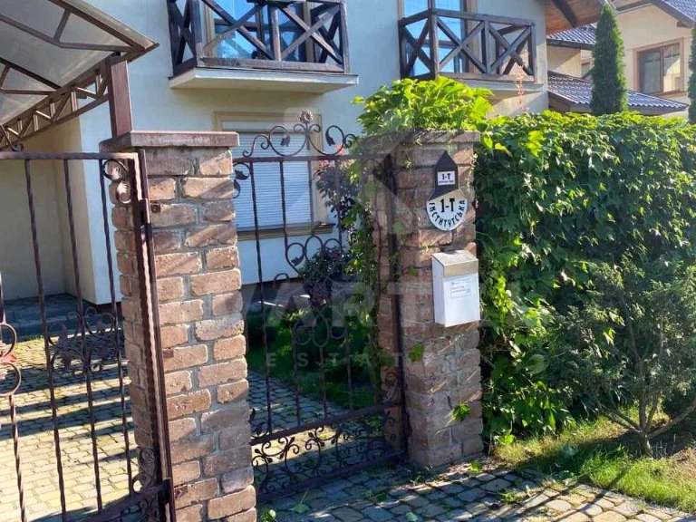 House. Bucha, Institutskaya st.