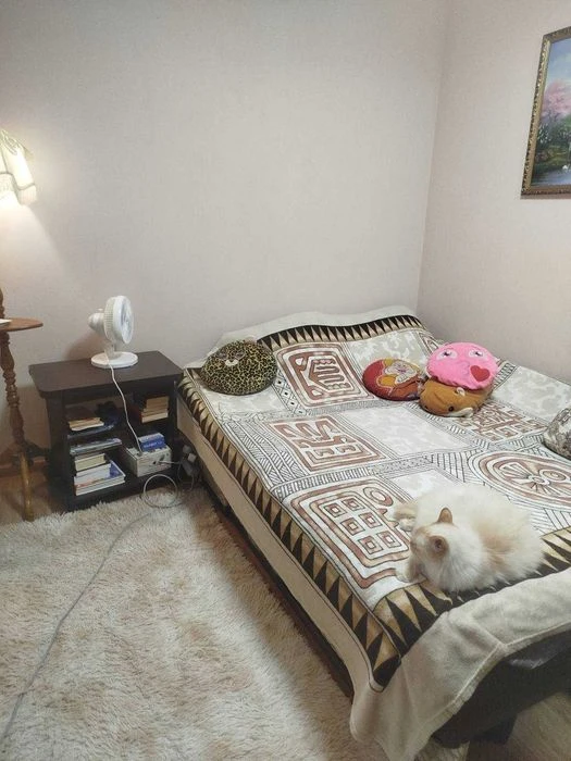 Price reduced. Two-room apartment for sale. Kommunalny Market.