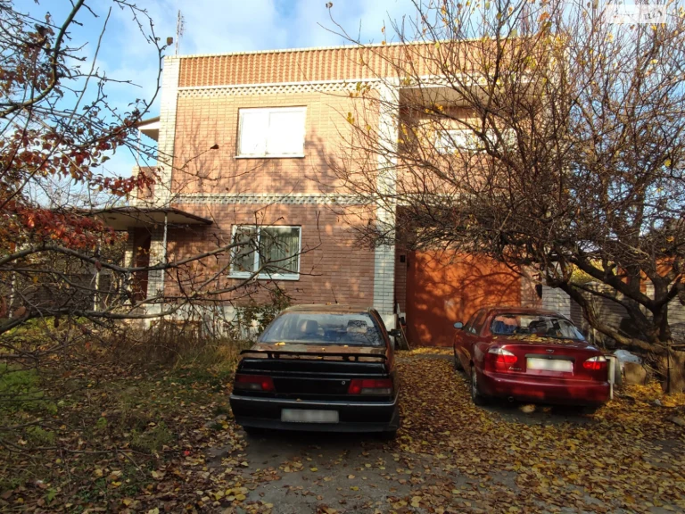 Sale of House in Metallurg District