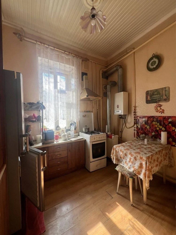 Shev-02 Two-room apartment in the city center