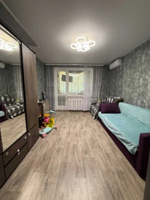3-кімнатна квартира, цегла, ГАЗ, Бочарова/поліклініка