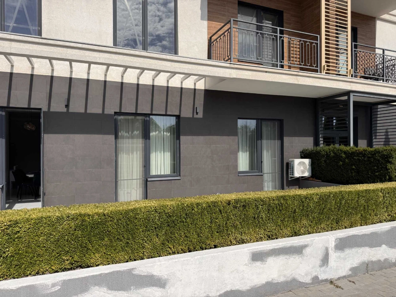 3 room apartment in the MARINIST complex near the sea with renovated interior 118 sq.m.