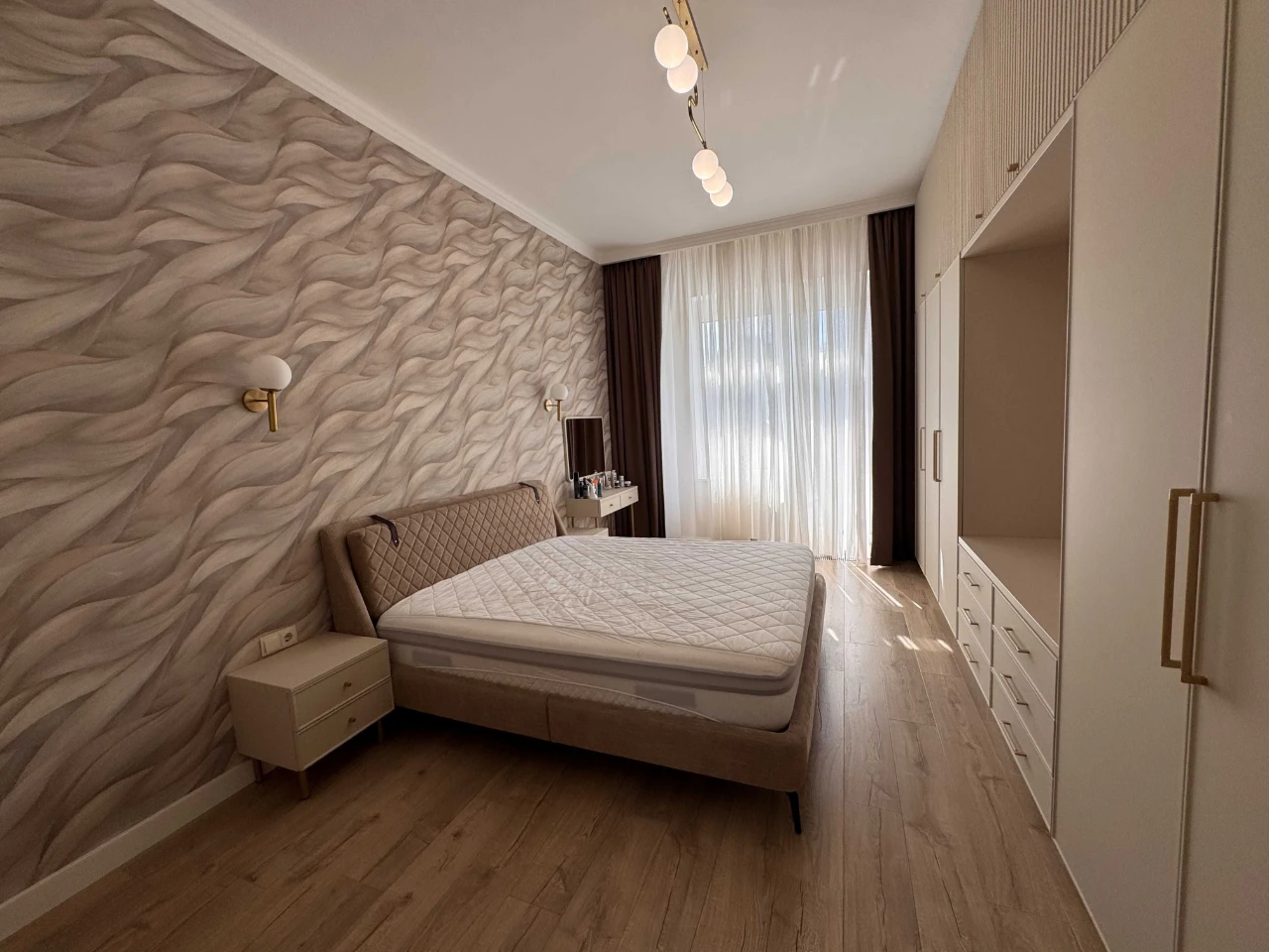 3 room apartment in the MARINIST complex near the sea with renovated interior 118 sq.m.