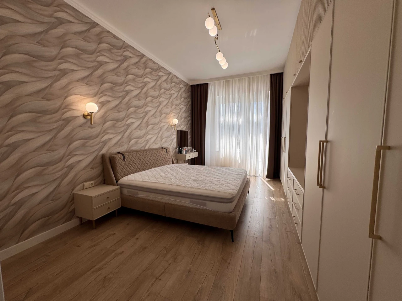3 room apartment in the MARINIST complex near the sea with renovated interior 118 sq.m.