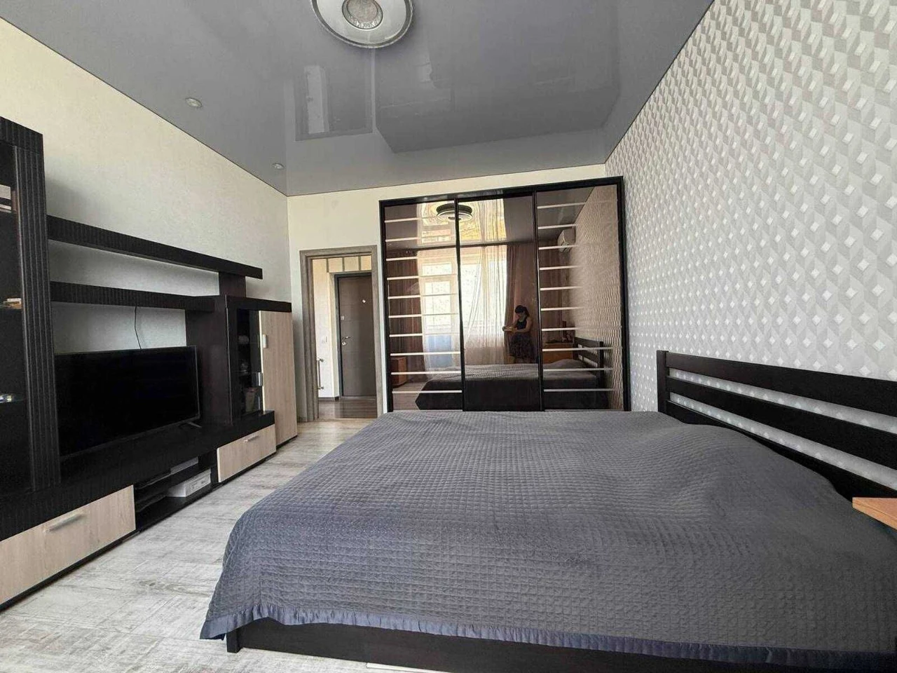 One-Bedroom Apartment on Akademika Saharova/Bocharova Street