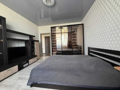 One-Bedroom Apartment on Akademika Saharova/Bocharova Street