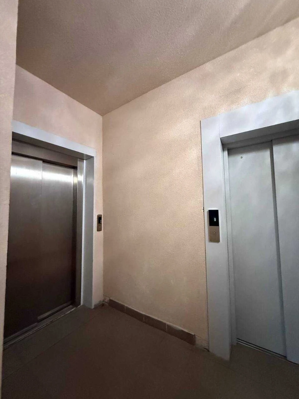 One-Bedroom Apartment on Akademika Saharova/Bocharova Street