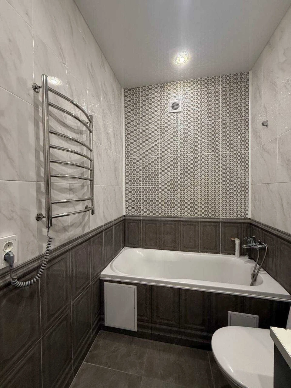 One-Bedroom Apartment on Akademika Saharova/Bocharova Street