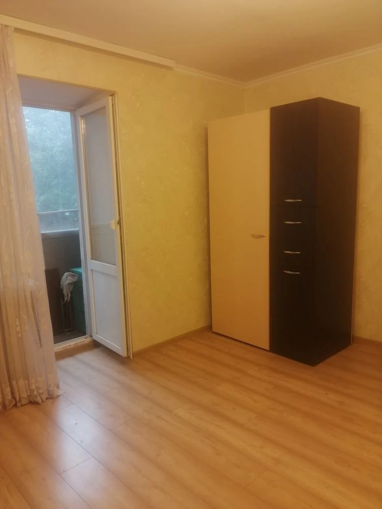 1-bedroom apartment renovated in a brick building!