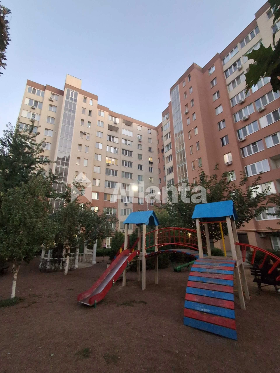 One-bedroom apartment on Bocharova Street