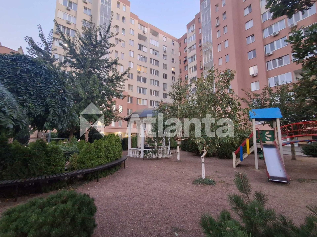 One-bedroom apartment on Bocharova Street