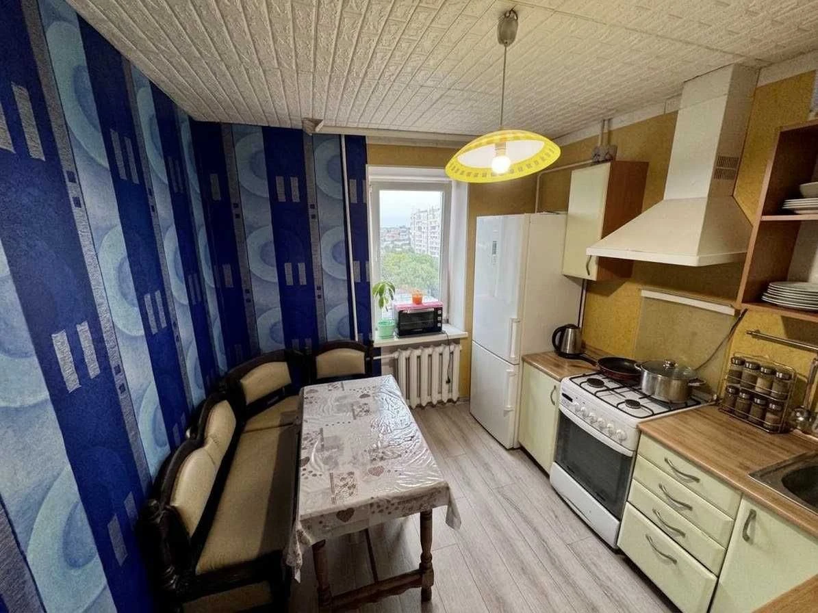 APARTMENT 1 room Brick Gas house